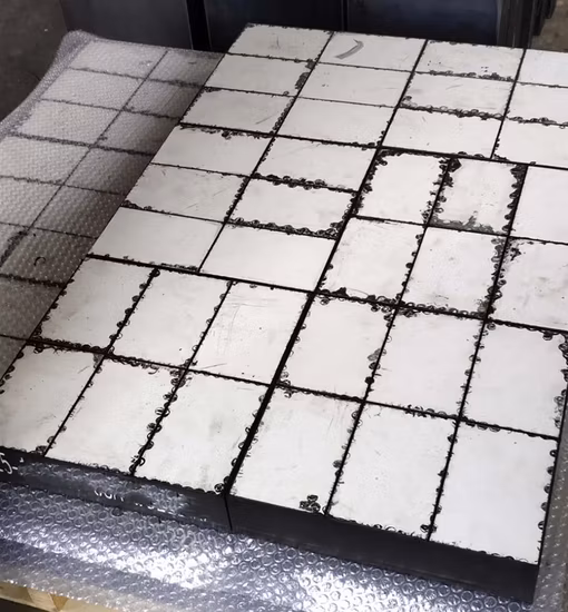 Pannello di rivestimento in composto ceramico con supporto in gomma per rivestimento antiusura in allumina resistente all'abrasione